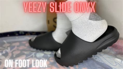 YEEZY SLIDES REVIEW = 20000/10 : r/yeezys 